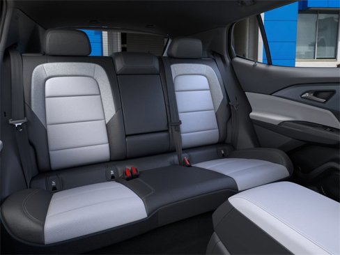 New 2025 Chevrolet Equinox EV LT image 17