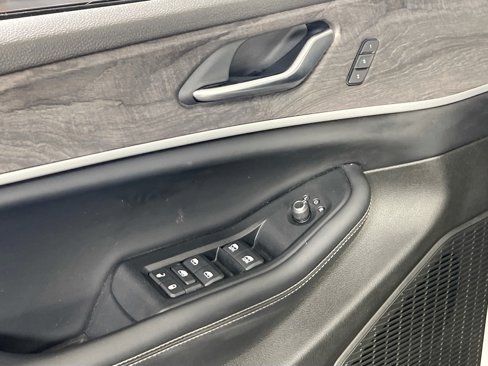 Used 2023 Jeep Grand Cherokee L Limited image 16