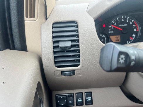 Used 2016 Nissan Frontier SV image 17