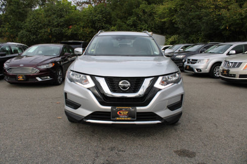 Used 2020 Nissan Rogue SV image 3