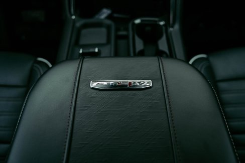 Used 2024 GMC Sierra 2500 AT4X image 12