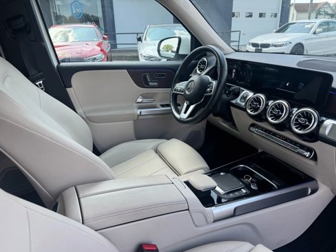 Used 2022 Mercedes-Benz GLB 250 4MATIC image 18