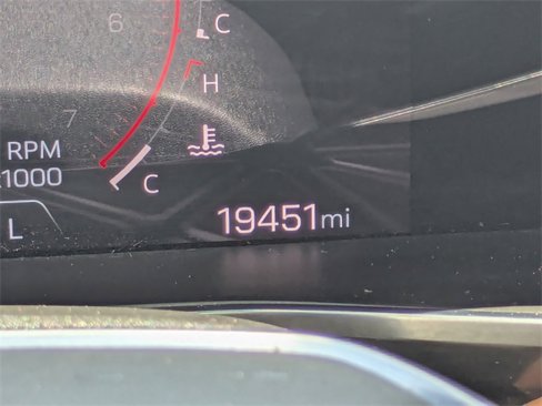 Used 2023 GMC Canyon AT4 image 30