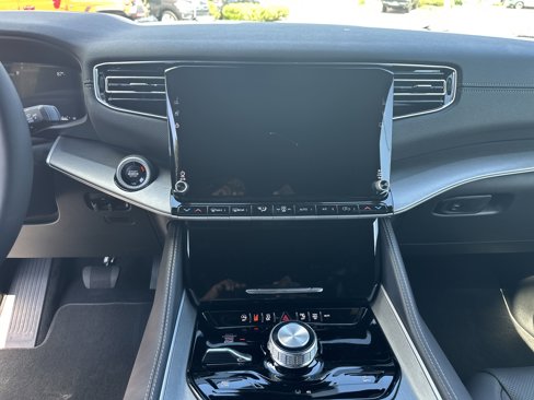 New 2025 Jeep Wagoneer L Series II image 22