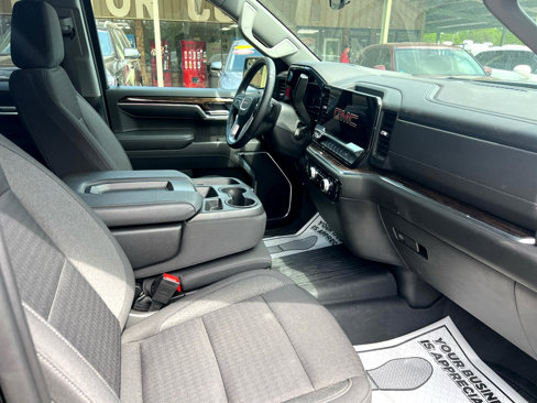 Used 2023 GMC Sierra 1500 Elevation w/ LPO, Elevation Black Package image 14