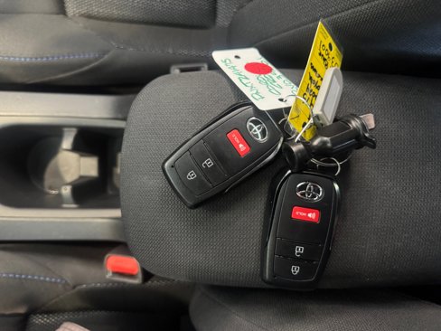 Certified 2024 Toyota Corolla Cross SE image 31