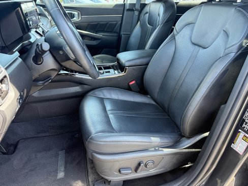 Certified 2022 Kia Sorento SX image 11