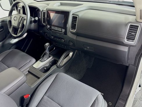 Used 2022 Nissan Frontier SV image 28