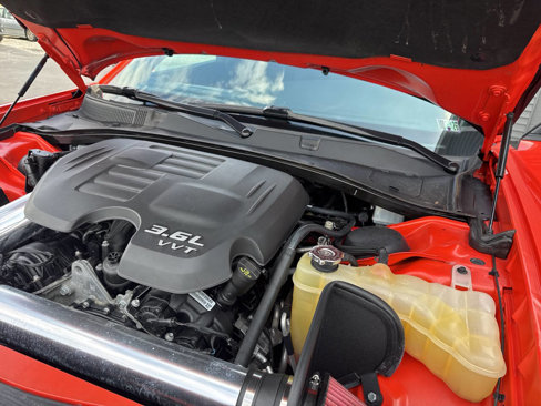 Used 2017 Dodge Charger SXT w/ Driver Confidence Group image 12
