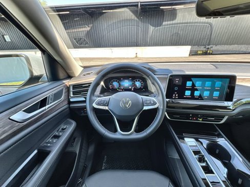 New 2025 Volkswagen Atlas SEL image 14