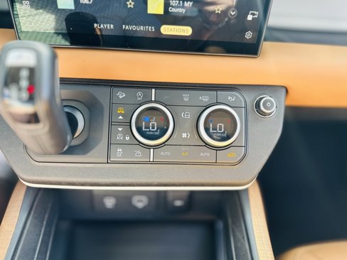 Used 2023 Land Rover Defender 130 First Edition image 25