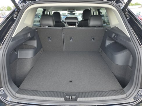 New 2025 Volkswagen Tiguan SE image 13