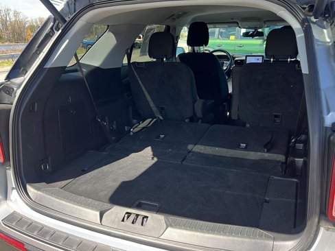 Used 2022 Ford Explorer XLT image 10