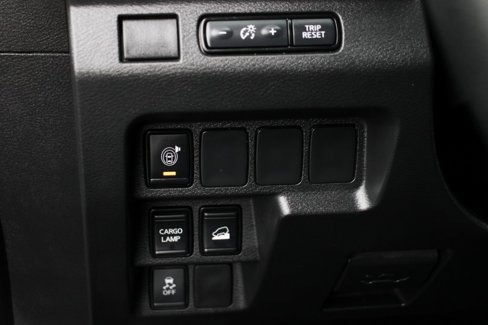 Used 2025 Nissan Frontier SV image 18