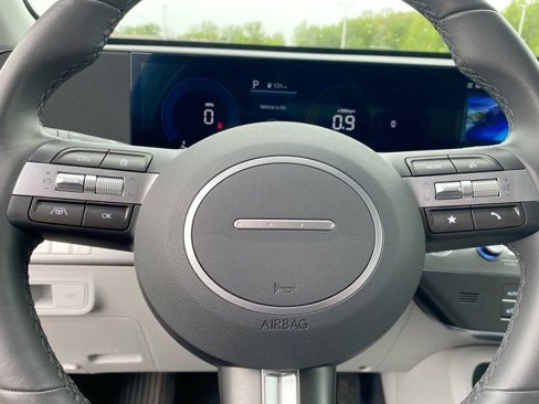 Used 2025 Hyundai Kona SEL image 12
