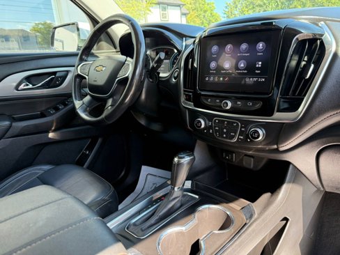 Used 2020 Chevrolet Traverse LT w/ Driver Confidence II Package image 17