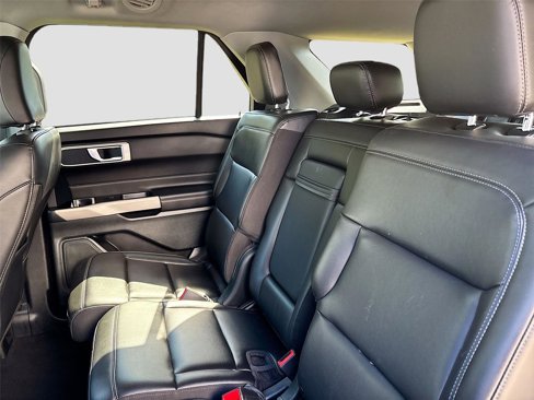 Used 2024 Ford Explorer XLT w/ Equipment Group 202A image 27