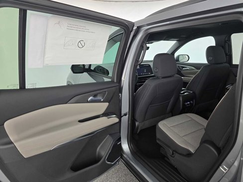 New 2026 Chevrolet Traverse LT w/ Enhanced Driving Package image 17