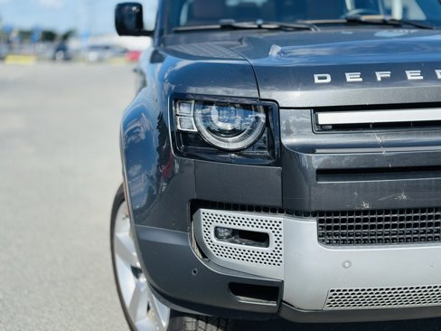 Used 2023 Land Rover Defender 130 First Edition image 6