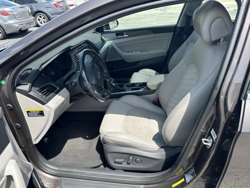 Used 2016 Hyundai Sonata Sport w/ Option Group 1V image 15