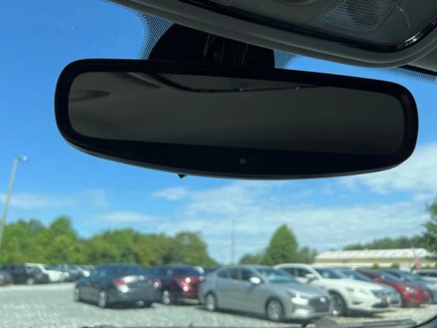Used 2019 Jeep Cherokee Limited image 18