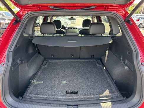 Certified 2024 Volkswagen Tiguan SE R-Line image 28