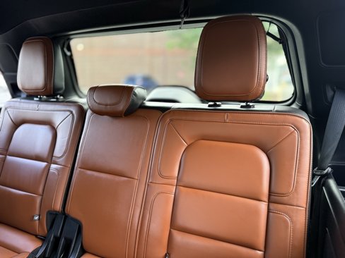 Used 2019 Lincoln Navigator Reserve image 16