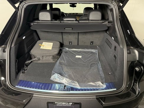 New 2026 Porsche Cayenne S image 18