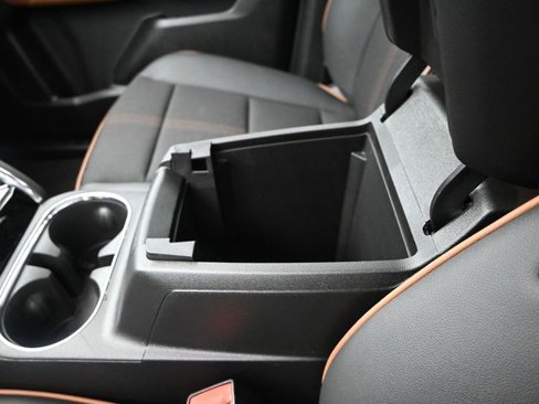 New 2025 GMC Canyon AT4 w/ Nightfall Edition image 19