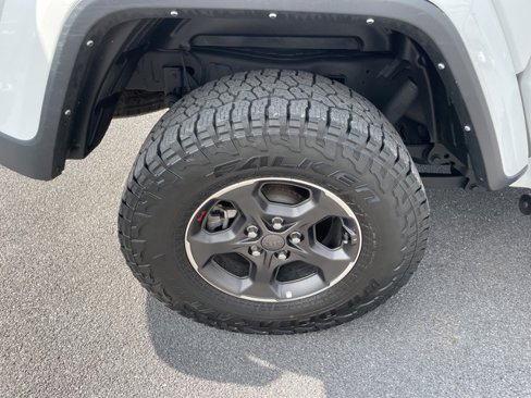 Used 2022 Jeep Gladiator Sport image 10