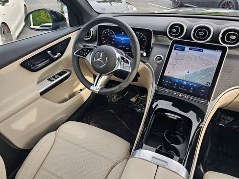Certified 2025 Mercedes-Benz GLC 300 4MATIC image 29