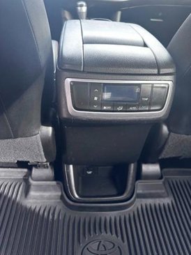 Used 2019 Toyota Highlander SE image 9