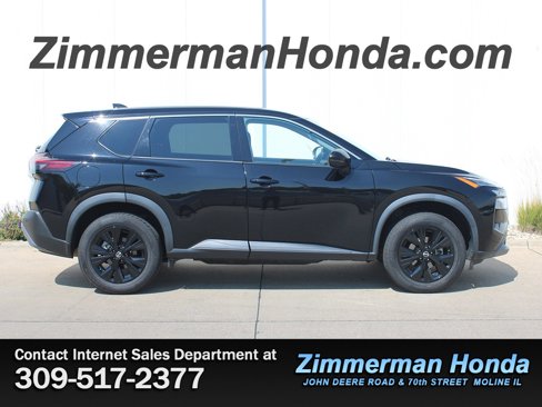 Used 2021 Nissan Rogue SV image 1