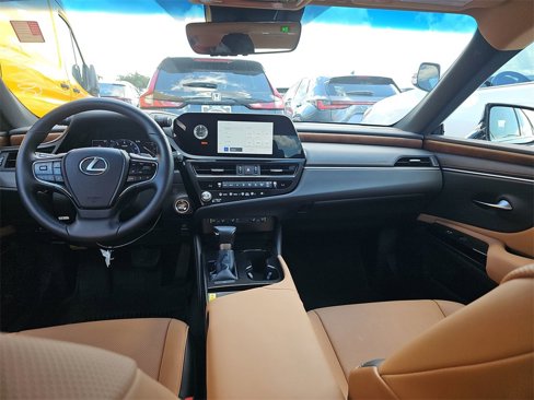 Used 2024 Lexus ES 350 w/ Premium Package image 18