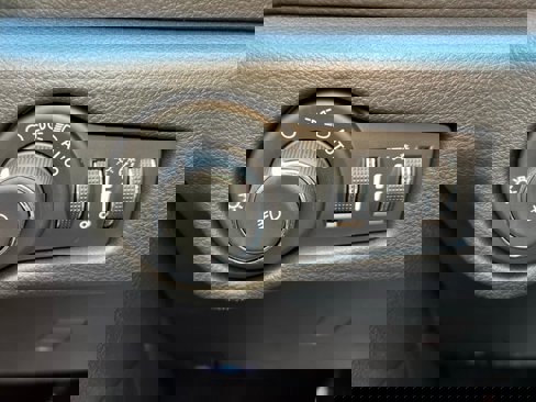 New 2025 Chrysler Pacifica Limited image 13