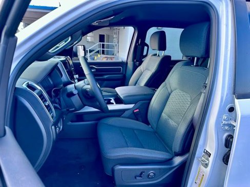New 2026 RAM 1500 4x4 Crew Cab image 16