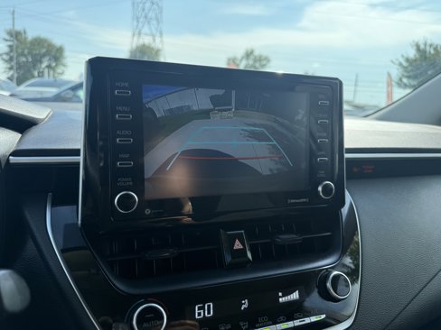 Used 2021 Toyota Corolla LE image 15
