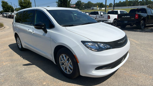 New 2026 Chrysler Voyager LX image 5