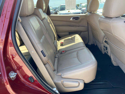 Used 2020 Nissan Pathfinder SL image 18