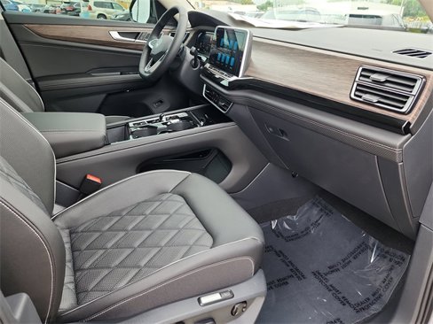 New 2025 Volkswagen Atlas SEL Premium R-Line image 18