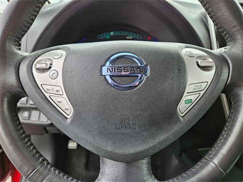Used 2017 Nissan Leaf SV w/ Premium Package image 18
