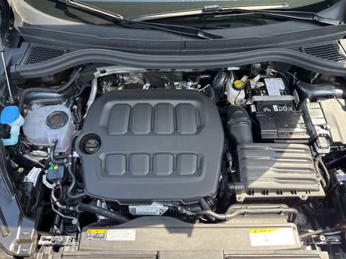 New 2025 Volkswagen Tiguan SE image 26