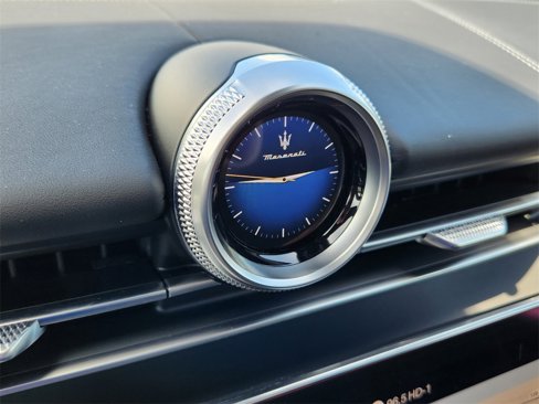 New 2025 Maserati Grecale GT image 12
