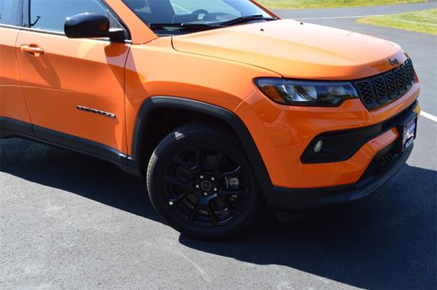 New 2026 Jeep Compass Latitude image 3