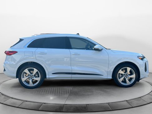 New 2025 Audi Q5 Prestige image 8