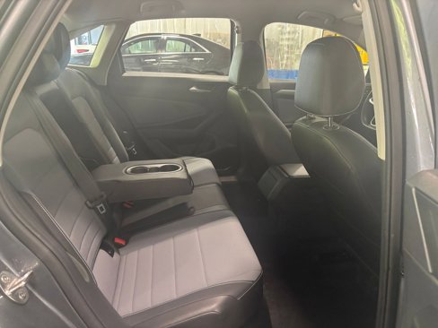 Used 2025 Volkswagen Jetta SE image 37