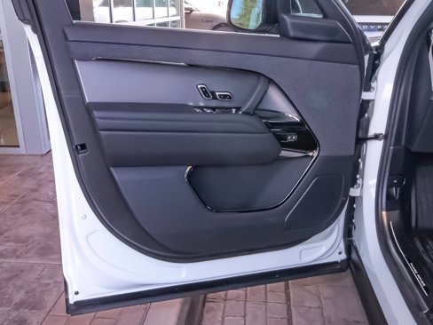 New 2025 Land Rover Range Rover Sport SE image 31