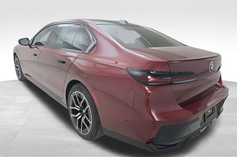 Certified 2023 BMW 740i image 7