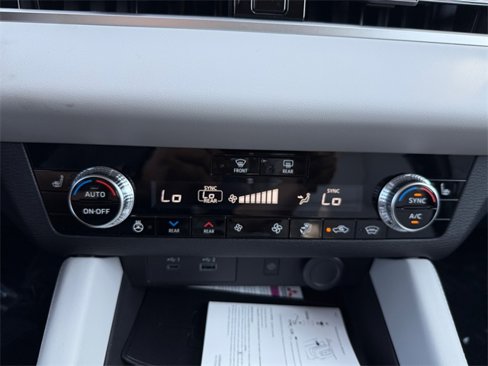 New 2025 Mitsubishi Outlander SEL image 21