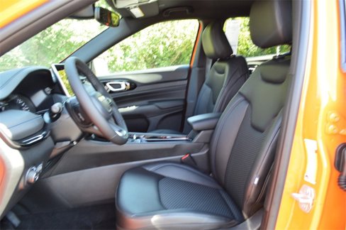 New 2026 Jeep Compass Latitude image 13
